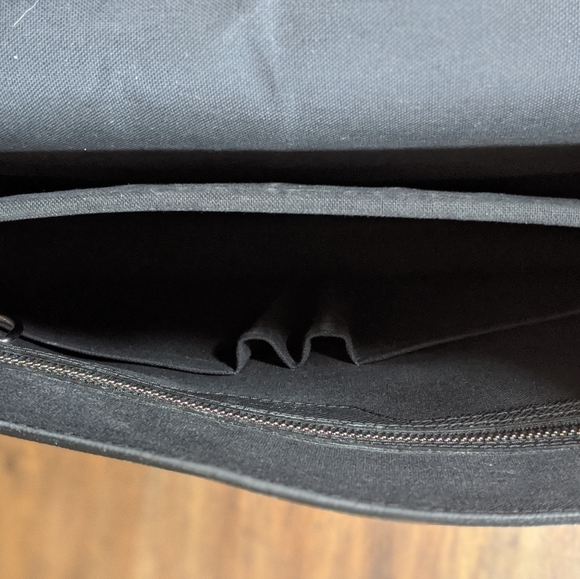 💯Authentic LV Taiga Roman Messenger Bag - Picture 3 of 8